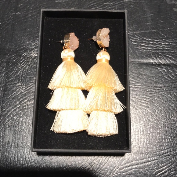 Cream, multi layered, earrings - Picture 1 of 2